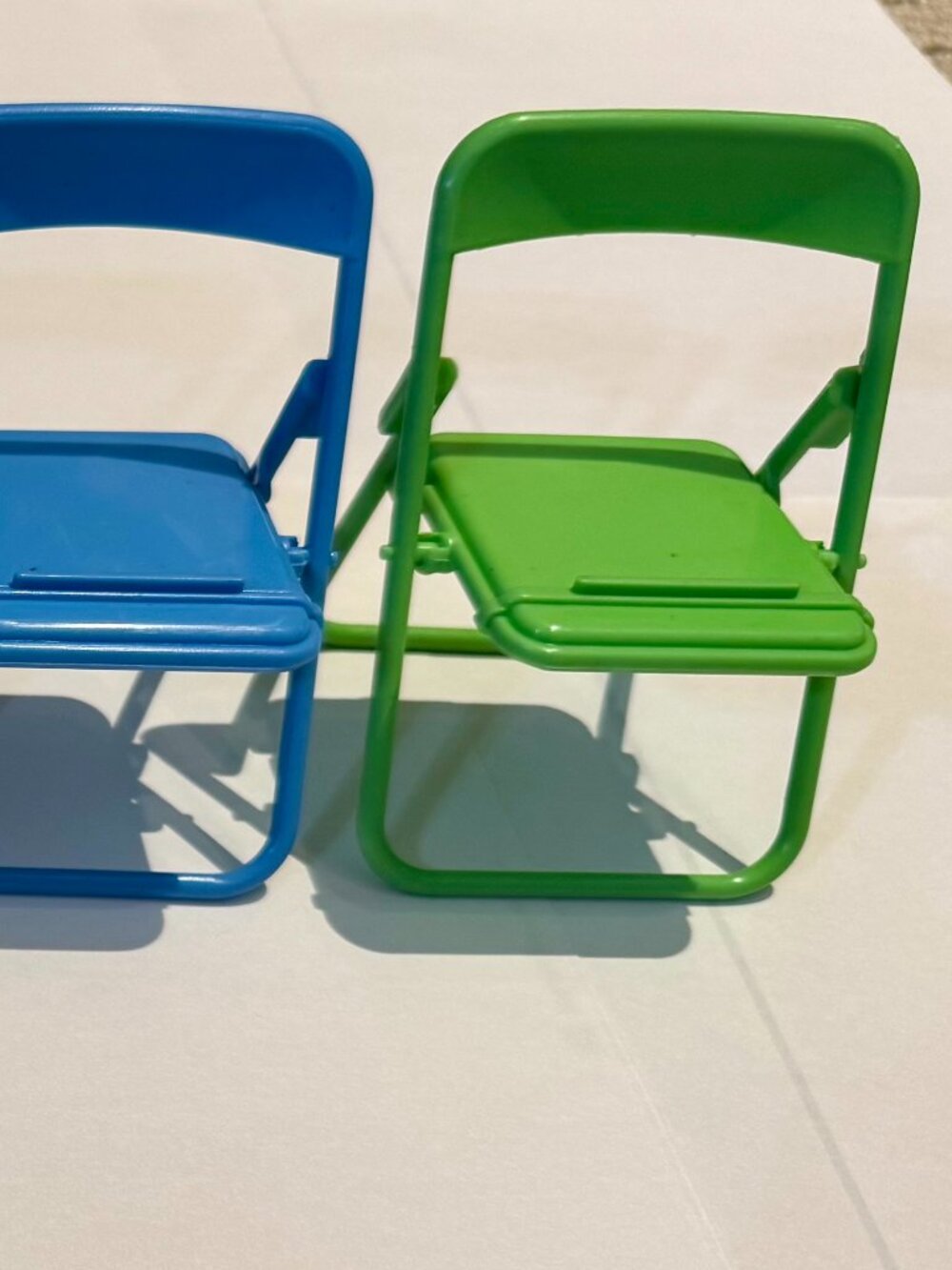 Green Plastic Folding Chair Cell Phone Stand